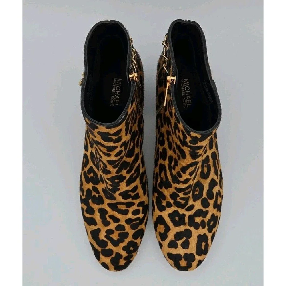 Michael Kors Elsa leopard print calf hair ankle boot gilded chain Size 8.5 EUC